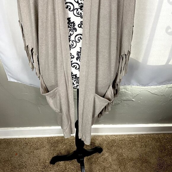 All @ Once light brown fringe pocket batwing knit cardigan. Size medium - Picture 5 of 10